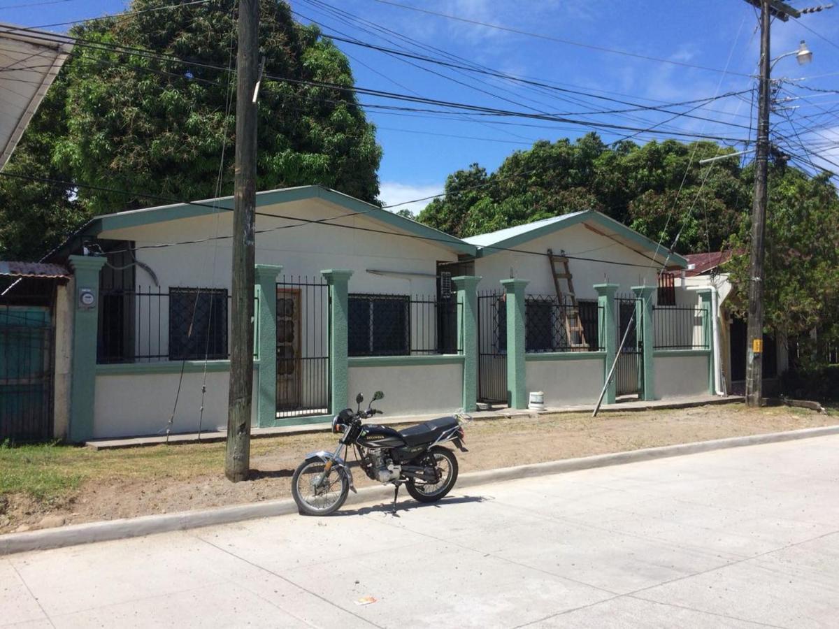 Elizabeth Enchantments La Ceiba Bagian luar foto
