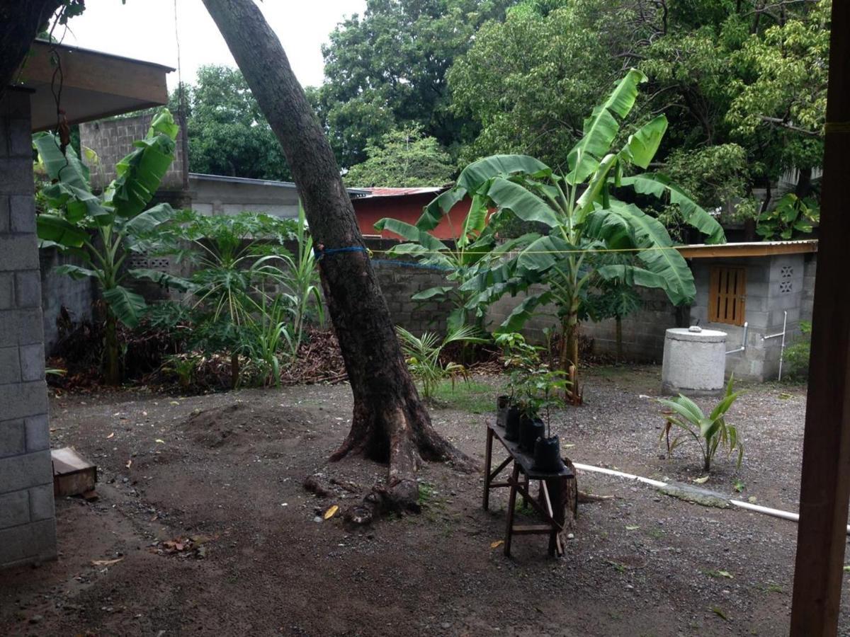 Elizabeth Enchantments La Ceiba Bagian luar foto