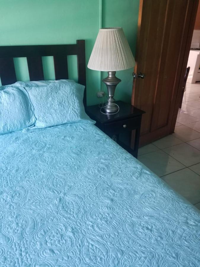 Elizabeth Enchantments La Ceiba Bagian luar foto