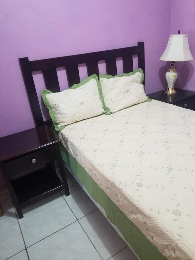 Elizabeth Enchantments La Ceiba Bagian luar foto
