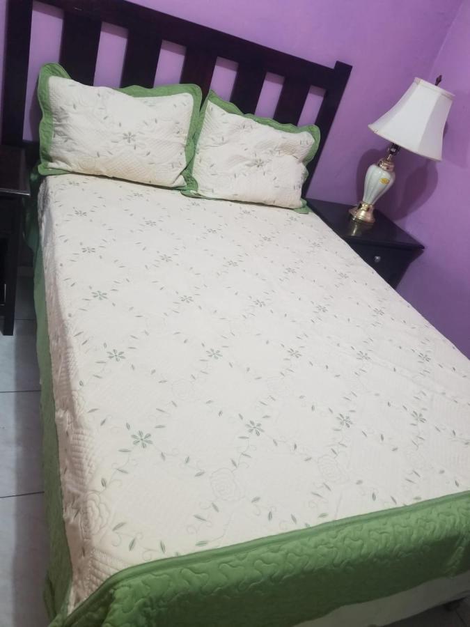 Elizabeth Enchantments La Ceiba Bagian luar foto